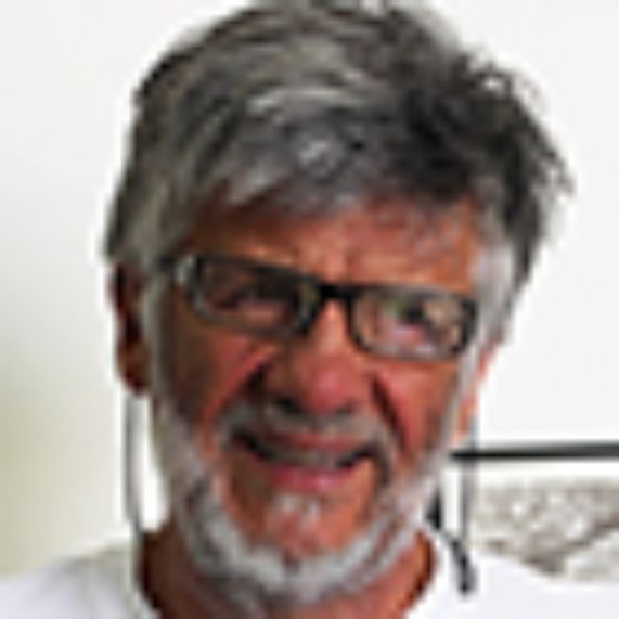 Profesor Cristóbal Holzapfel