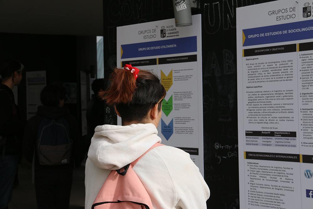 Conferencia de posters congregó a 22 grupos de investigación en Humanidades y Educación