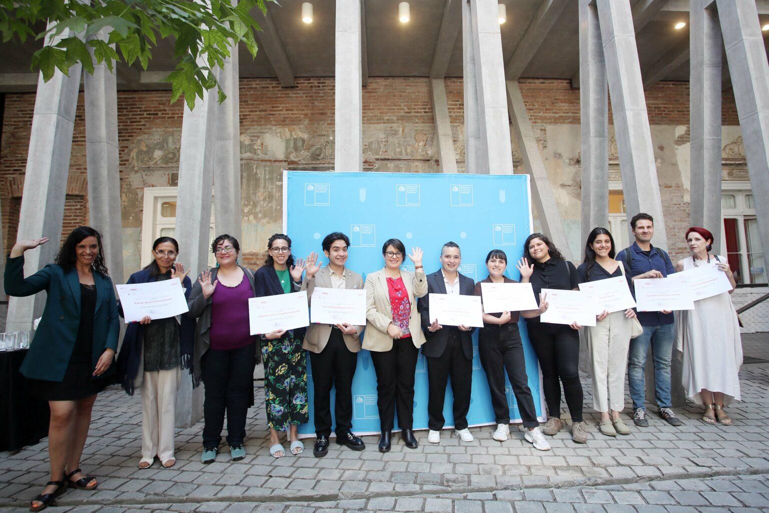 Ceremonia de premiación de Haz Tu Tesis en Cultura 2022 (HTTC) Encabezada por la ministra Julieta Brodsky Hernández. Fotografía: https://www.cultura.gob.cl/