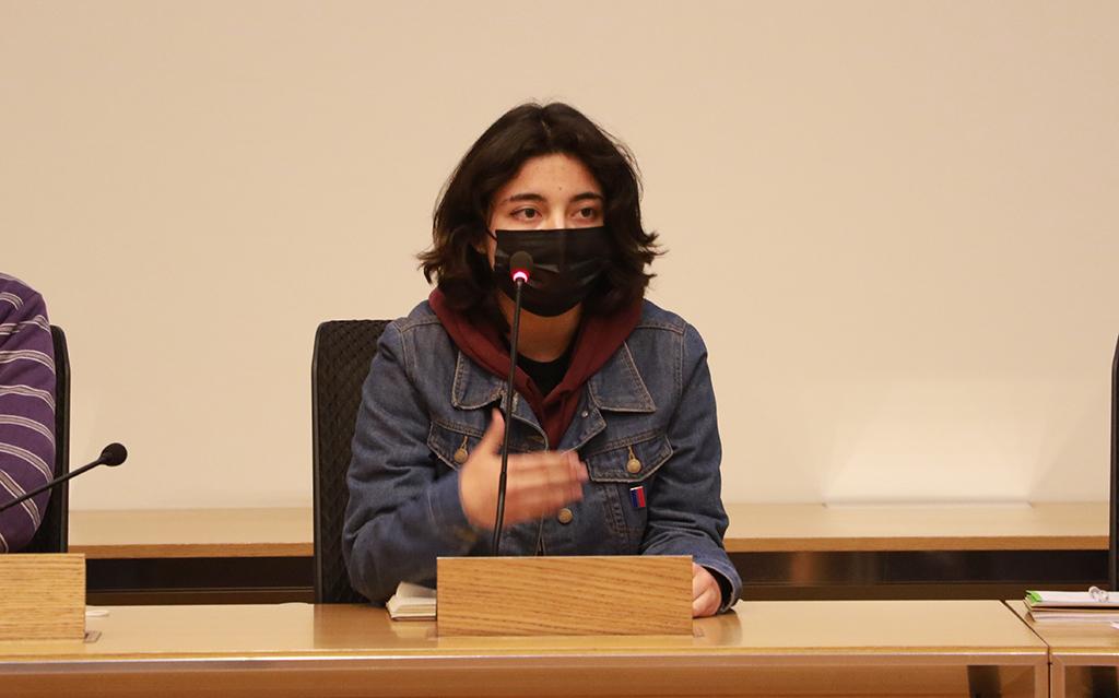 Catalina Lufín, colaboradora estudiantil de la Mesa del Senado universitario.