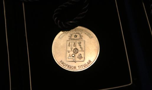 Prof. Sergio Grez Toso, académico del Departamento de Ciencias Históricas, recibió la máxima categoría académica de Profesor Titular de la Universidad de Chile.