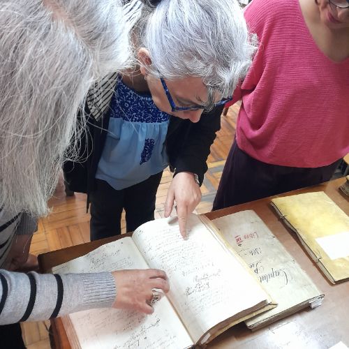 Conversatorio sobre el libro antiguo manuscrito chileno