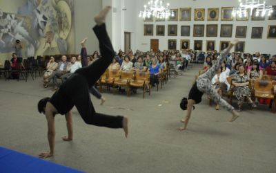 Agrupación de danza de la Facultad se presentó en el acto del 11 de enero