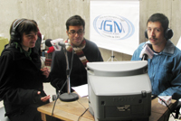 Las radios Juan Gómez Millas y Tierra hicieron una transmisión en vivo del encuentro.